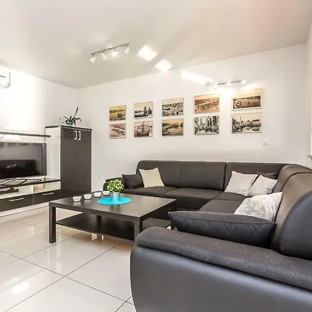 Antonina Apartment Kožino